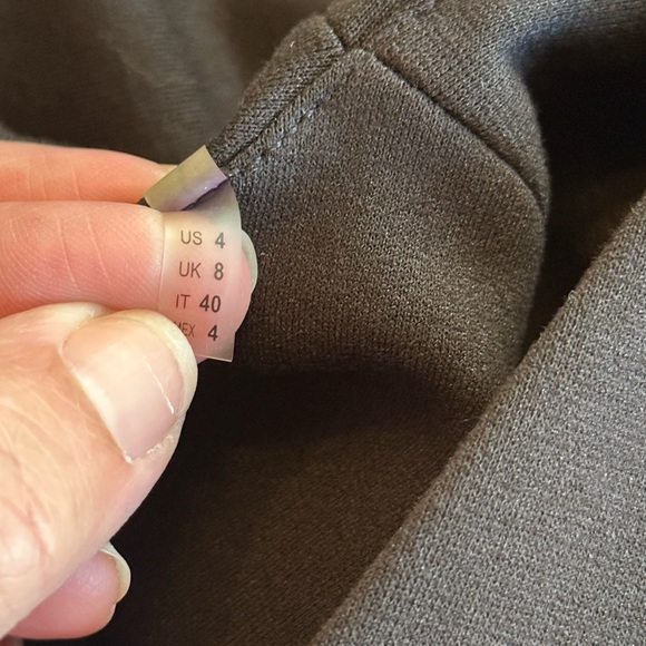 TAHARI | Black Knee-Length Dress with Notched V-Neck, Size 4 - Picture 9 of 10